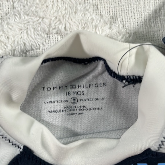 Tommy Hilfiger Baby Girl 2 Piece Rash Guard UV Protection Swim Set 18 Months - Picture 6 of 11